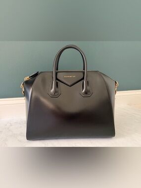 Givenchy Medium Antigona Calfskin